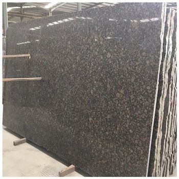 Eystrasaltsbrúnar granítplötur